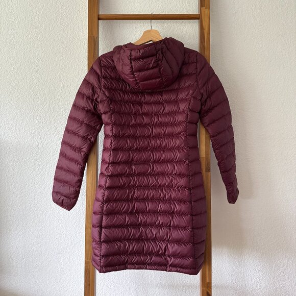 Aritizia TNA The Botanie Super Light Puff Coat Nylon Zip Up Burgundy - Picture 2 of 2